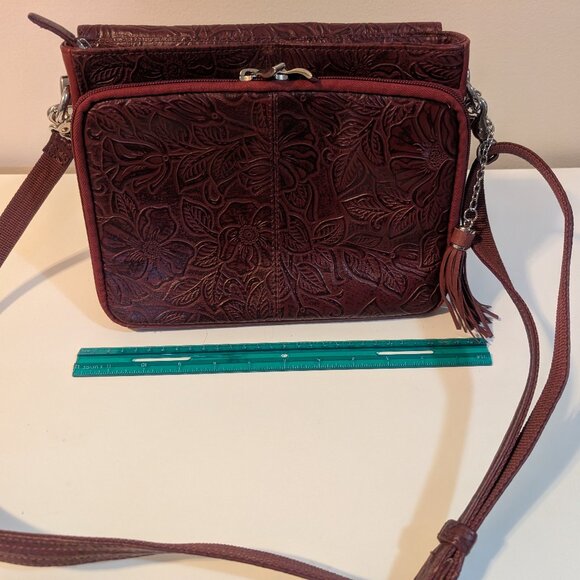 Gun Tote'n Mamas Clutch Purse, Debossed USA Cowhide - Picture 1 of 7
